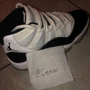 Jordan 11 Concords size 8.5. Send Offers!